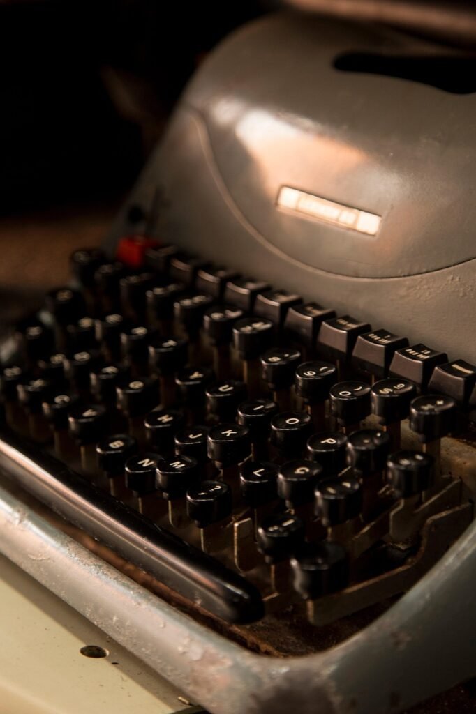 typewriter, writing, vintage, keys, retro, antique, writer, communication, paper
